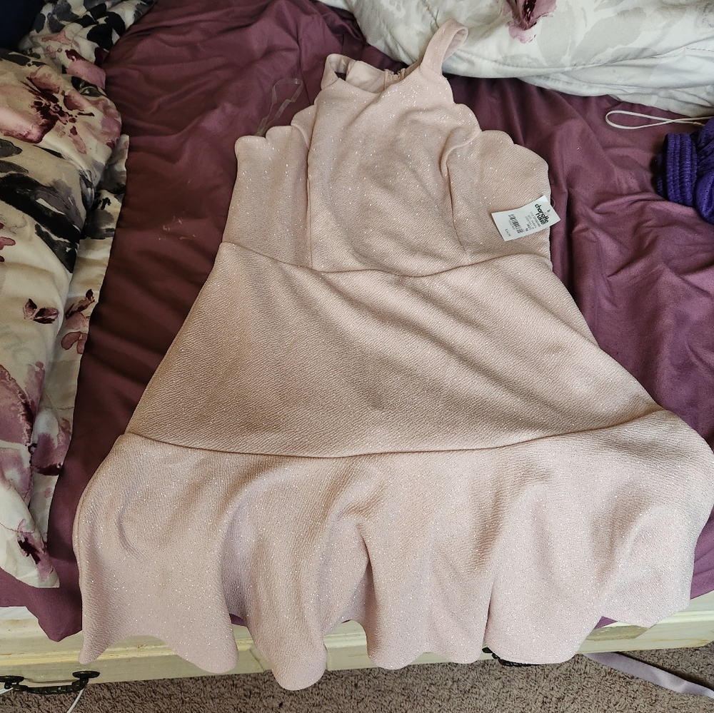 Pink dress - Picture 4 of 4